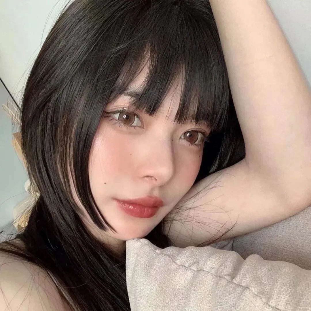 想被拥抱的12个女人